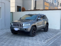 للبيع جيب Grand Cherokee 2013