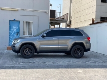 للبيع جيب Grand Cherokee 2013