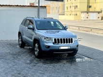 للبيع جيب Grand Cherokee 2013