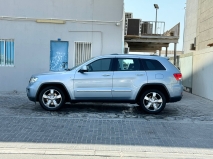 للبيع جيب Grand Cherokee 2013