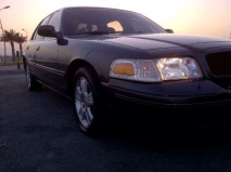 للبيع فورد Crown Victoria 2004