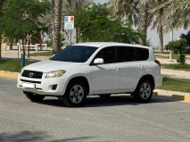 للبيع تويوتا RAV4 2010