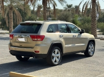 للبيع جيب Grand Cherokee 2011