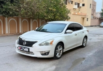 للبيع نيسان Altima 2013