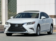 للبيع لكزس ES 2017
