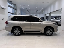 للبيع لكزس LX 2017