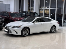 للبيع لكزس ES 2023