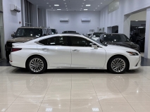 للبيع لكزس ES 2023