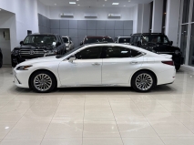 للبيع لكزس ES 2023