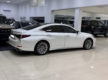 للبيع لكزس ES 2023