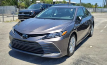 للبيع تويوتا camry 2024