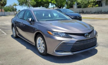 للبيع تويوتا camry 2024