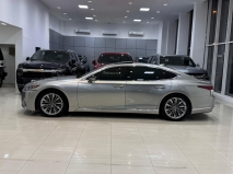 للبيع لكزس LS 2019