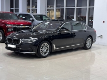 للبيع بي ام دبليو 750 2017