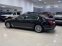 للبيع بي ام دبليو 750 2017