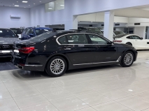 للبيع بي ام دبليو 750 2017