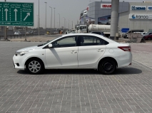 للبيع تويوتا Yaris 2015