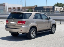 للبيع تويوتا Fortuner 2008