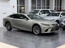 للبيع لكزس LS 2018