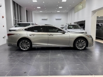 للبيع لكزس LS 2018