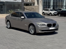 للبيع بي ام دبليو 750 2012