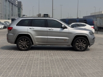للبيع جيب Grand Cherokee 2016