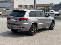 للبيع جيب Grand Cherokee 2016