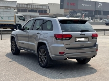 للبيع جيب Grand Cherokee 2016