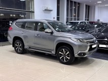 للبيع متسوبيشي Magna 2016