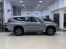 للبيع متسوبيشي Magna 2016