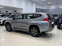 للبيع متسوبيشي Magna 2016