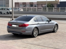 للبيع بي ام دبليو 520 2018