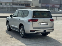 للبيع تويوتا Land Cruiser  2024