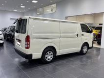 للبيع تويوتا Hiace 2024