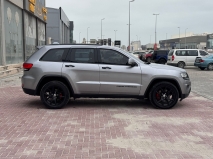 للبيع جيب Grand Cherokee 2015