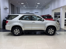 للبيع تويوتا Fortuner 2006
