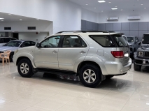 للبيع تويوتا Fortuner 2006