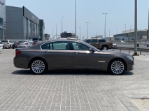 للبيع بي ام دبليو 7 Series 2014