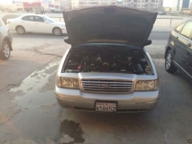 للبيع فورد Crown Victoria 2004