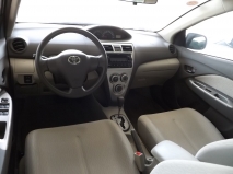 للبيع تويوتا Yaris 2010