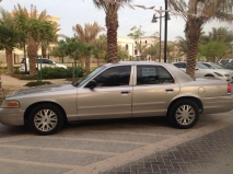 للبيع فورد Crown Victoria 2004