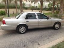 للبيع فورد Crown Victoria 2004