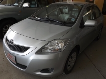 للبيع تويوتا Yaris 2011