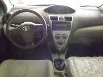 للبيع تويوتا Yaris 2011