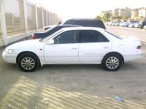 للبيع تويوتا camry 2000