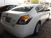 للبيع نيسان Altima 2010