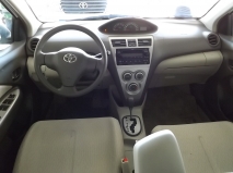 للبيع تويوتا Yaris 2010