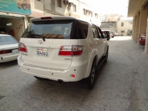 للبيع تويوتا Fortuner 2011