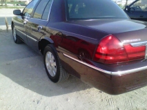 للبيع فورد Crown Victoria 2003