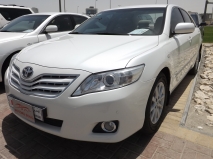 للبيع تويوتا camry 2011